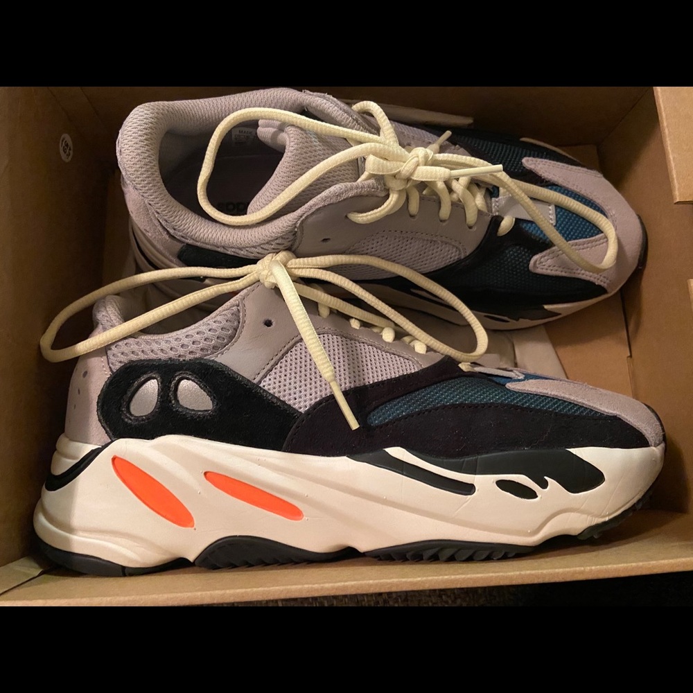 Yeezy Boost 700 size 7.5